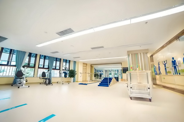 积分落户吧_780元票价被炒至1万元，易烊千玺演唱会门票遭高价倒卖 780元票坝价重庆沙坪格：